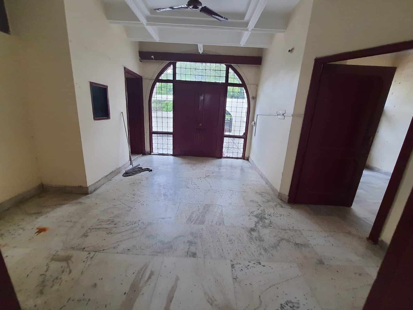 2 BHK Semi Furnished Flat for rent in sector 44 B Chandigarh
