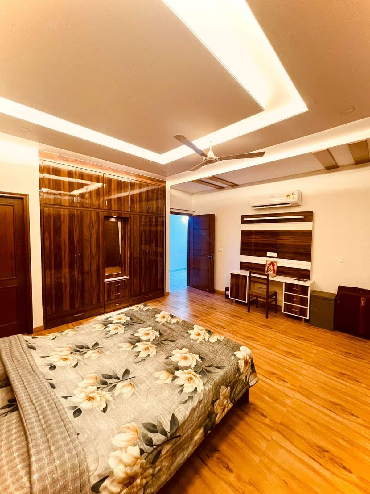3 BHK Independent fully furnished floor available for rent 1 Kanal Kothi at Aerocity, SAS Nagar, Near Chandigarh